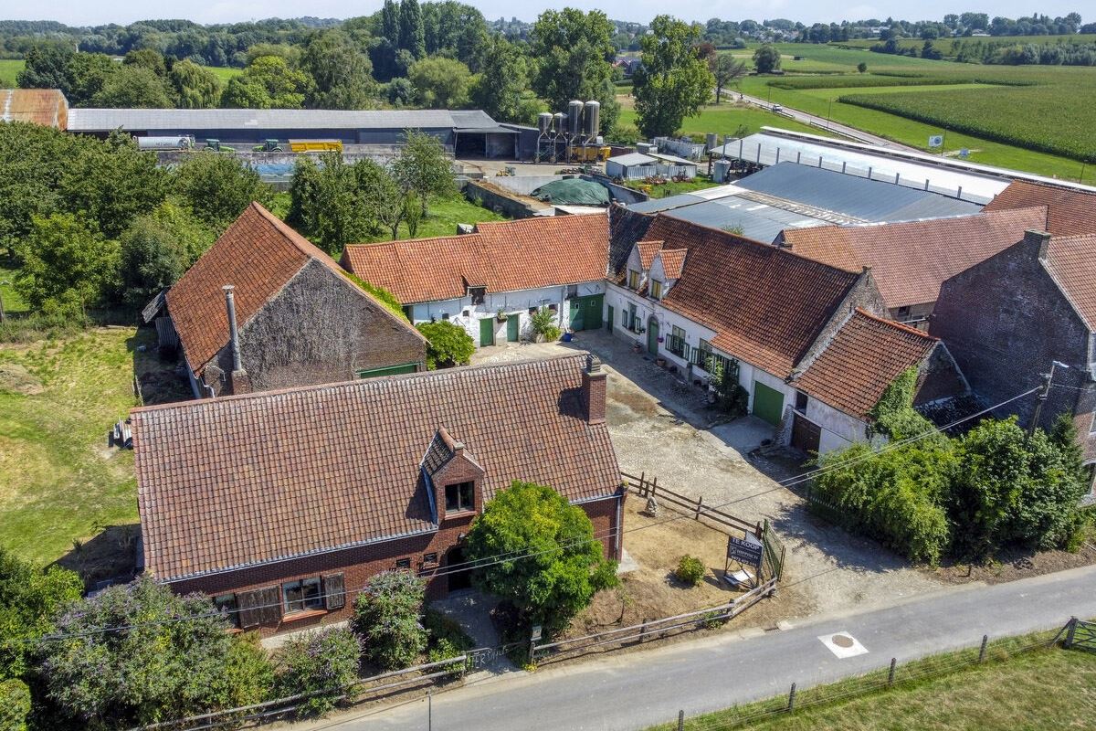 E2638909467095739033_66AL